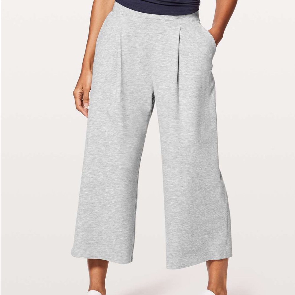Lululemon pleated ankle pants, wide leg
